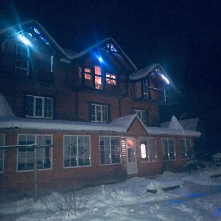Cottage 12 Months Ворохта Екстериор снимка